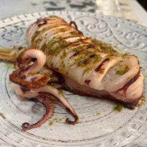 15. Calamares enteros a la plancha