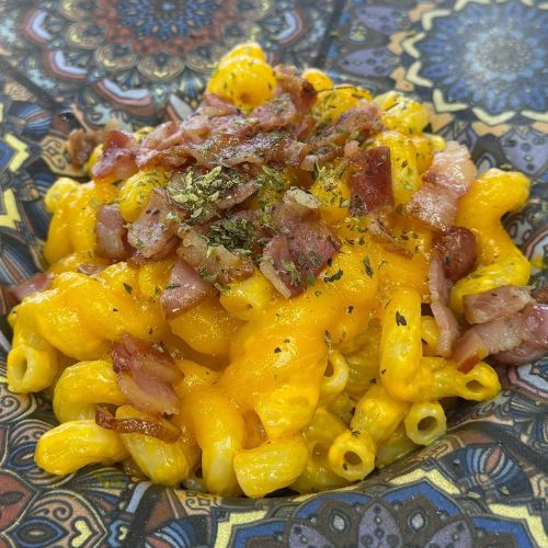 Tiburones con queso Chédar y Bacón