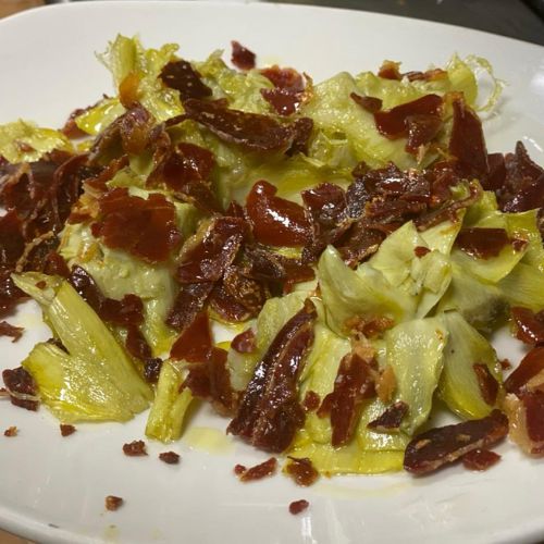 Alcachofa de temporada salteadas con jamón